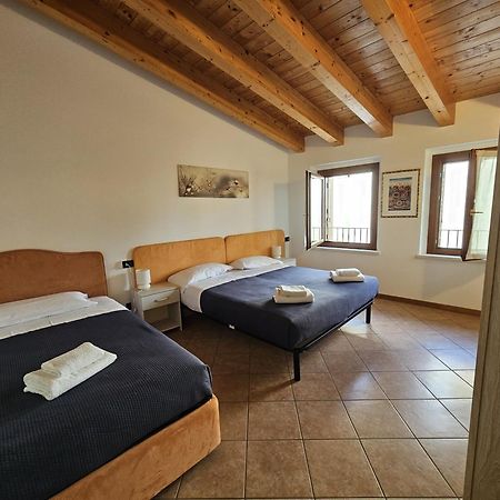 Apartments Eden - Regarda Travel Lazise Bagian luar foto