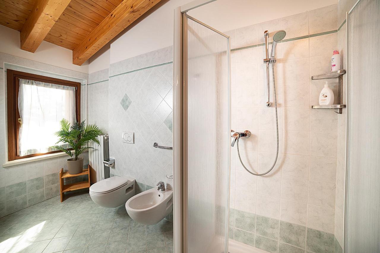 Apartments Eden - Regarda Travel Lazise Bagian luar foto