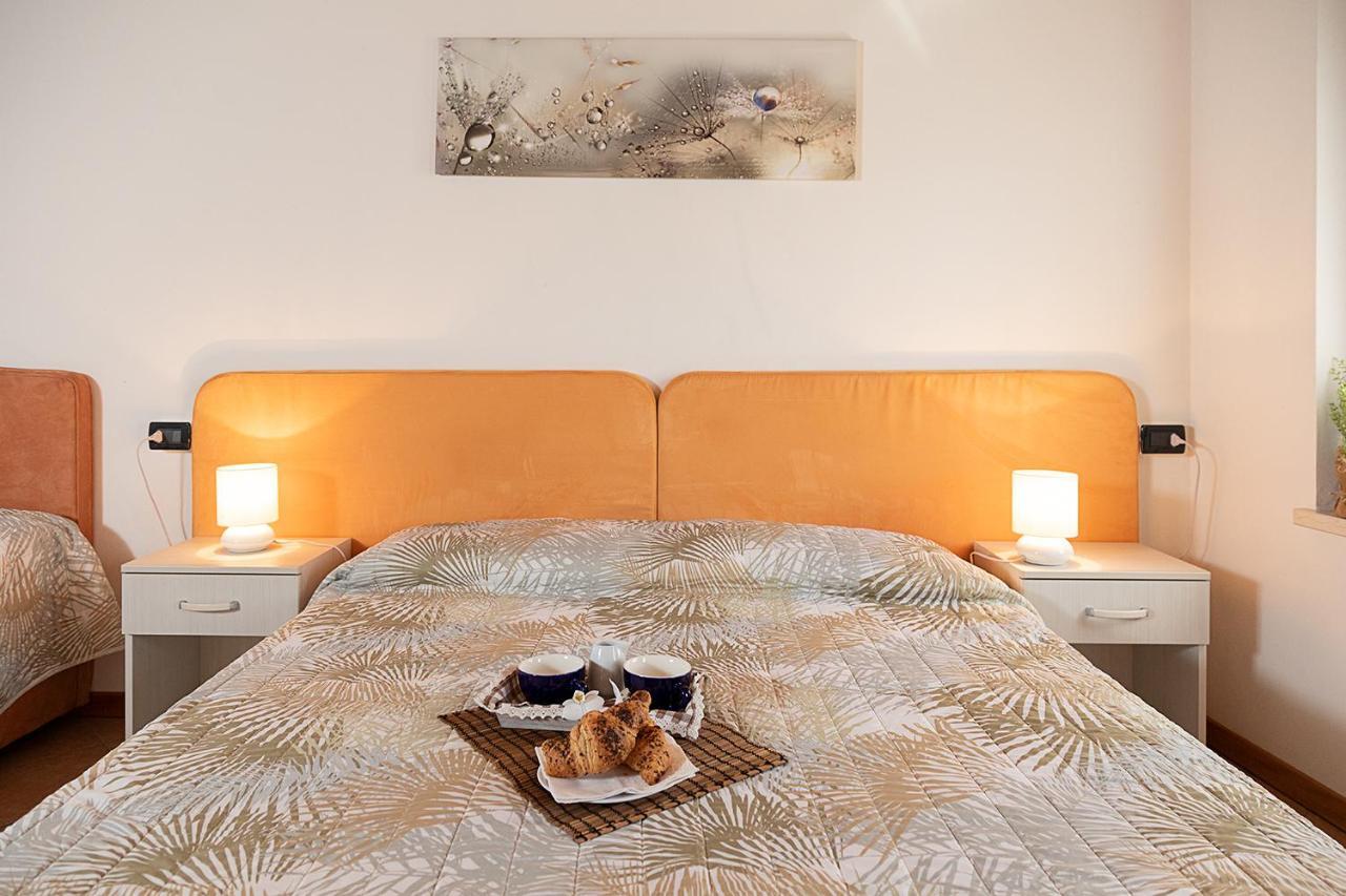 Apartments Eden - Regarda Travel Lazise Bagian luar foto