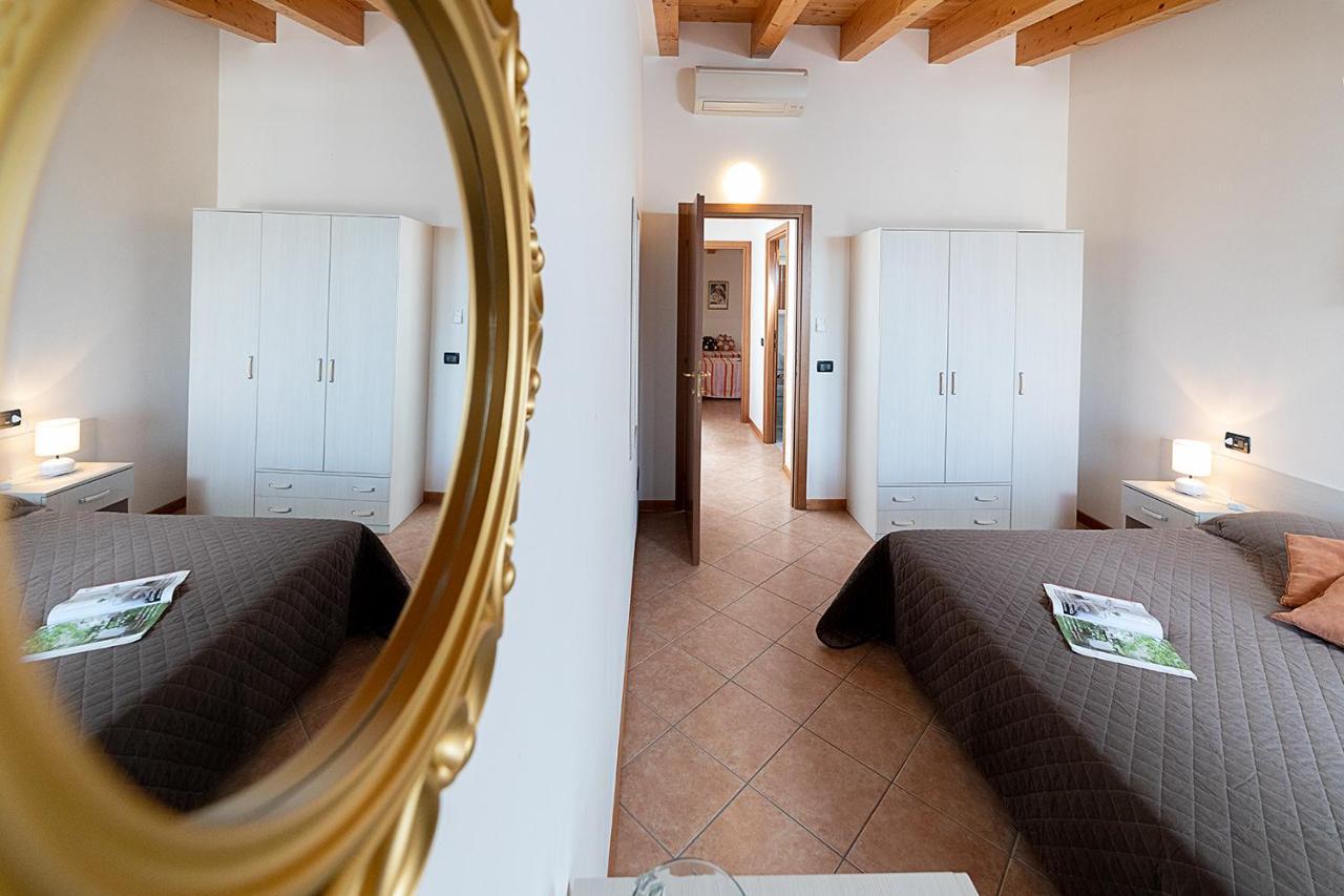Apartments Eden - Regarda Travel Lazise Bagian luar foto